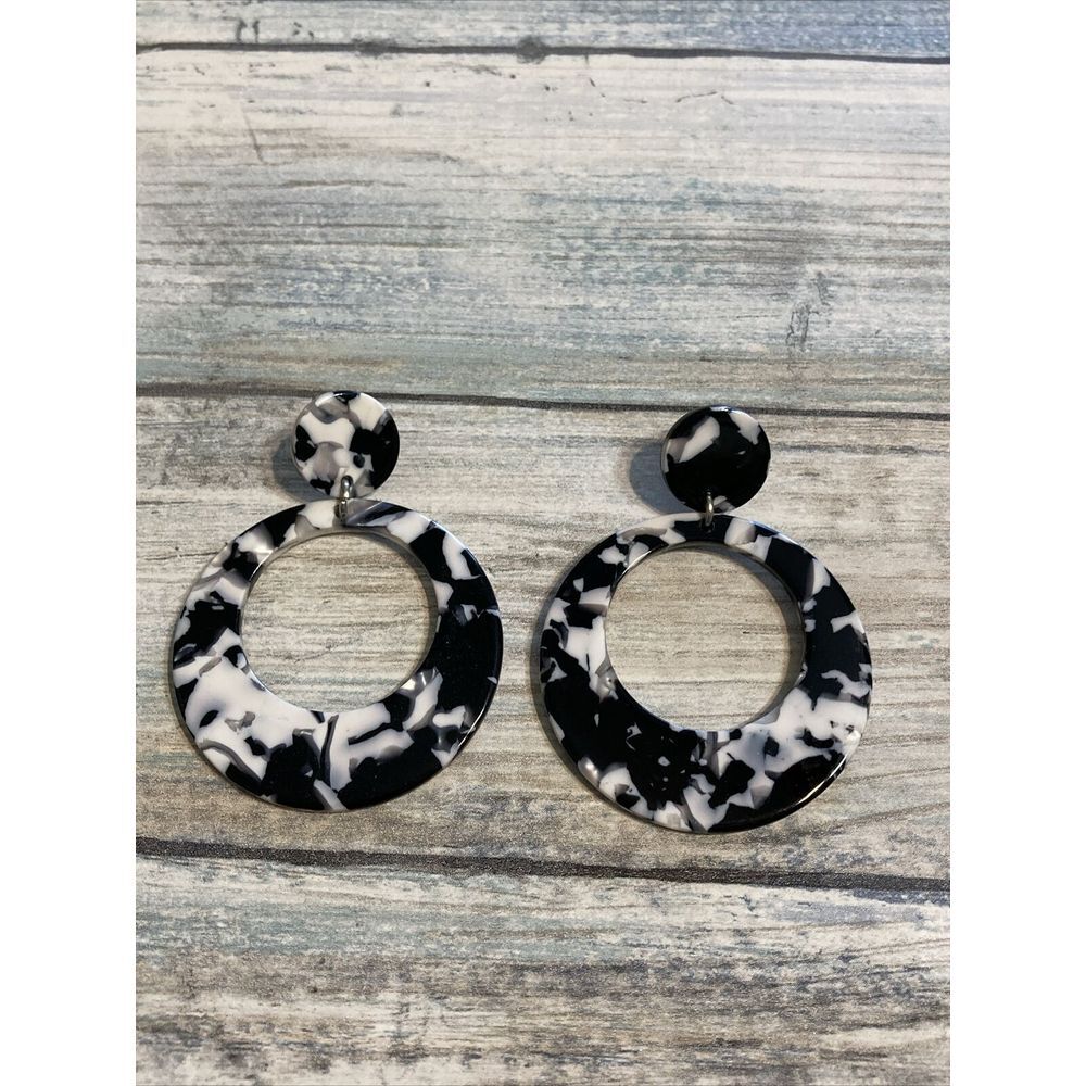 Black White Acetate EARRINGS Dangle Tortoise 2" NWOT